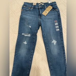 Levi’s womens boyfriend jeans NWTs!